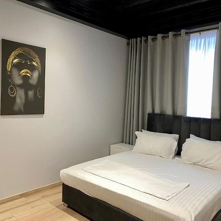 Primo Hotel Тирана Екстер'єр фото