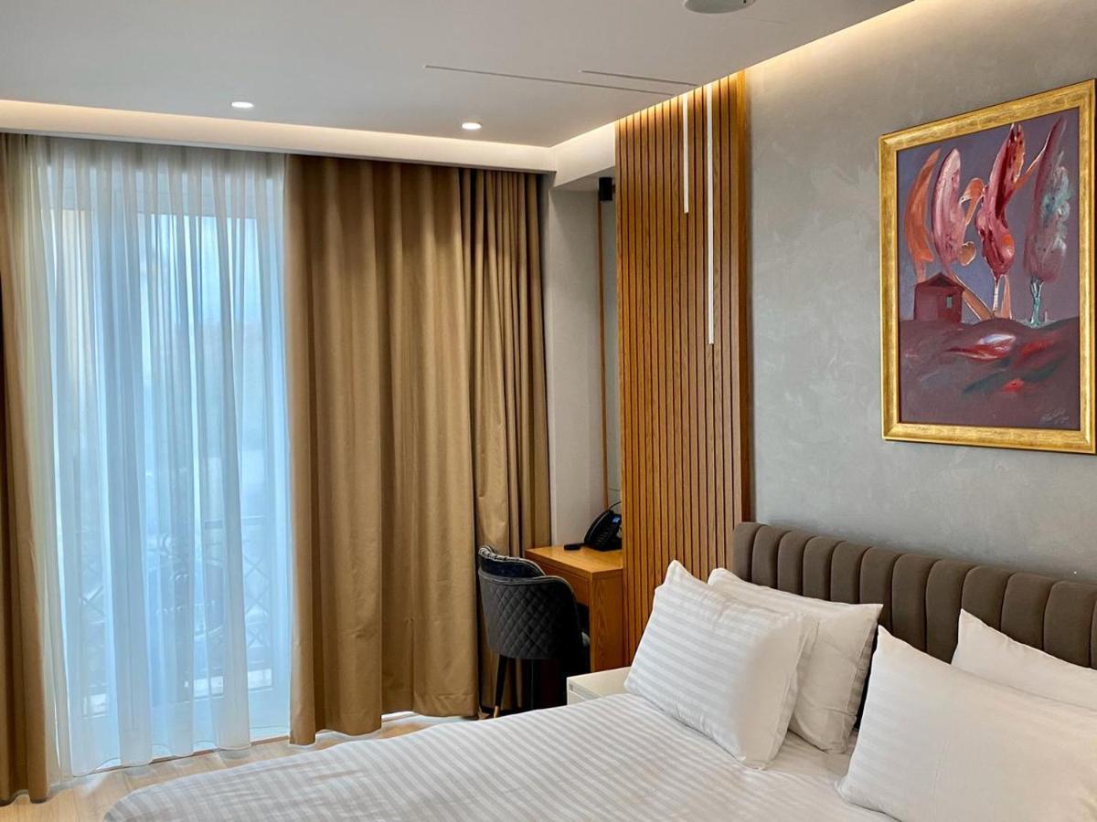 Primo Hotel Тирана Екстер'єр фото