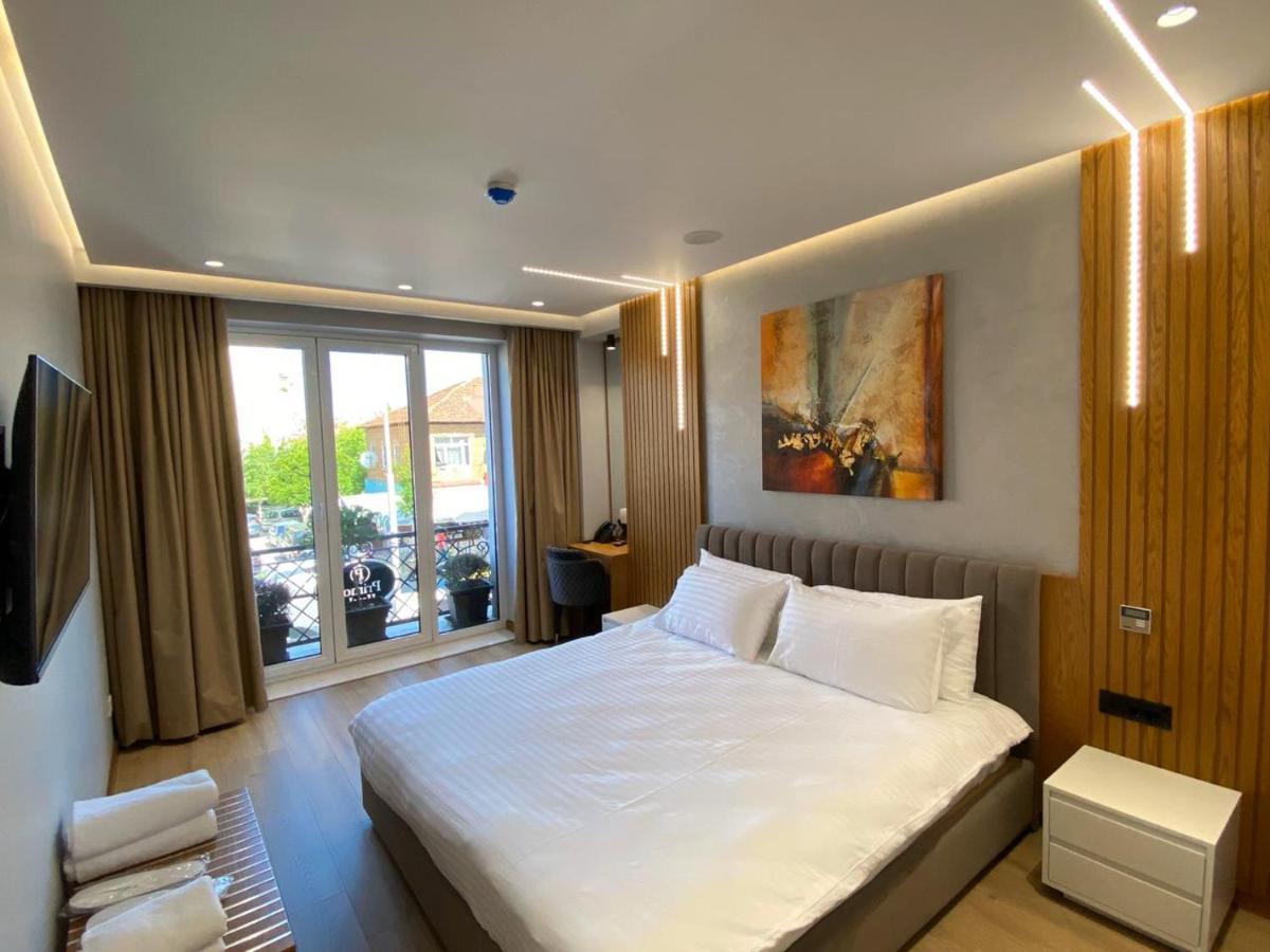 Primo Hotel Тирана Екстер'єр фото