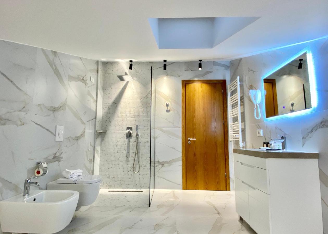 Primo Hotel Тирана Екстер'єр фото