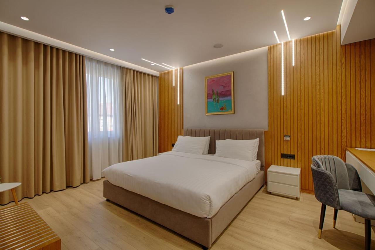 Primo Hotel Тирана Екстер'єр фото