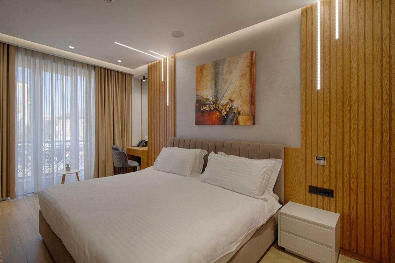 Primo Hotel Тирана Екстер'єр фото