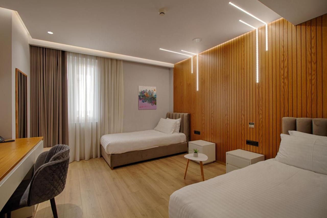 Primo Hotel Тирана Екстер'єр фото