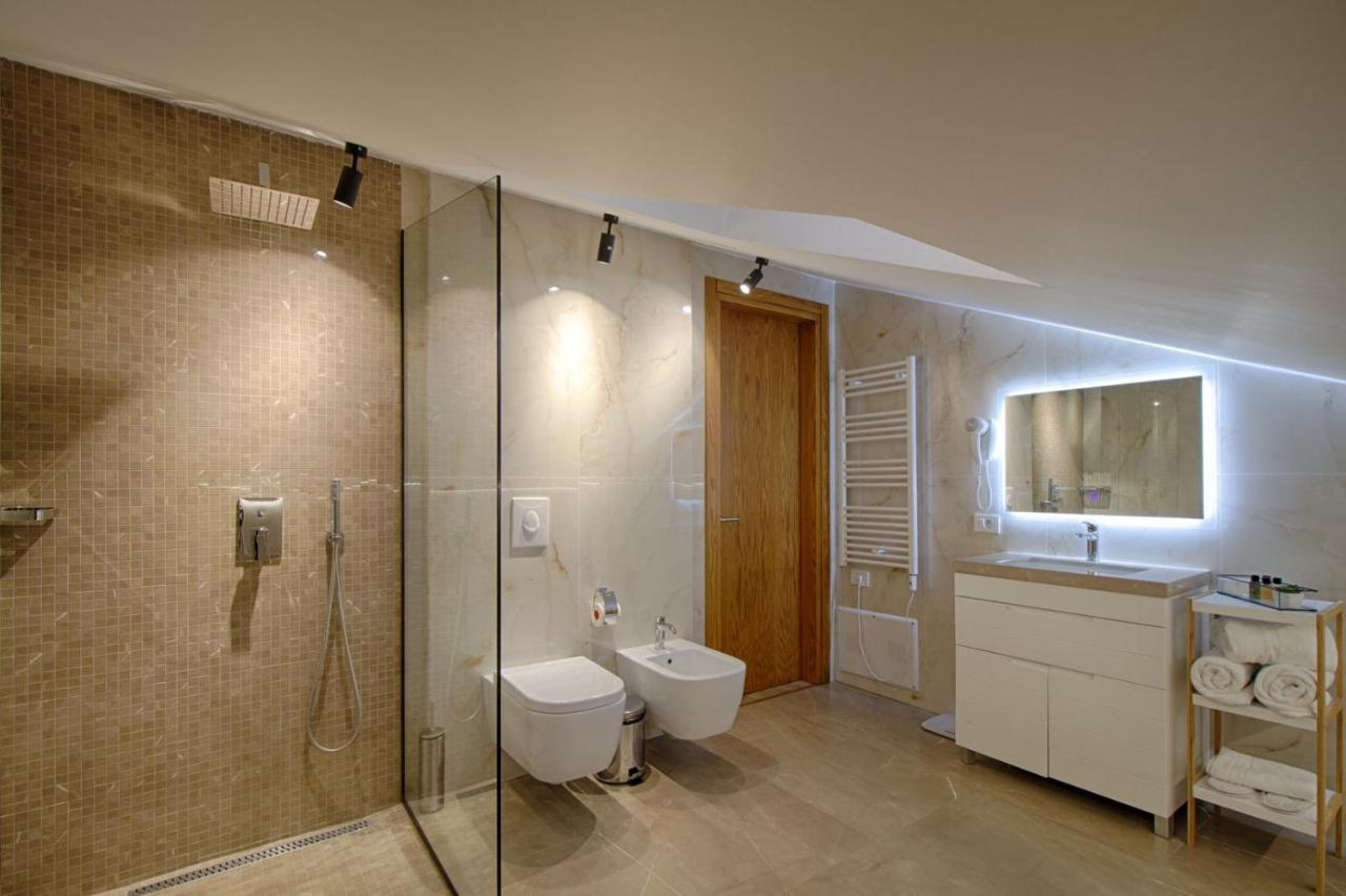 Primo Hotel Тирана Екстер'єр фото