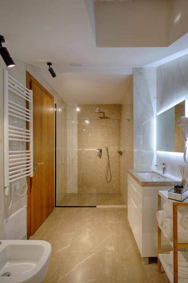 Primo Hotel Тирана Екстер'єр фото