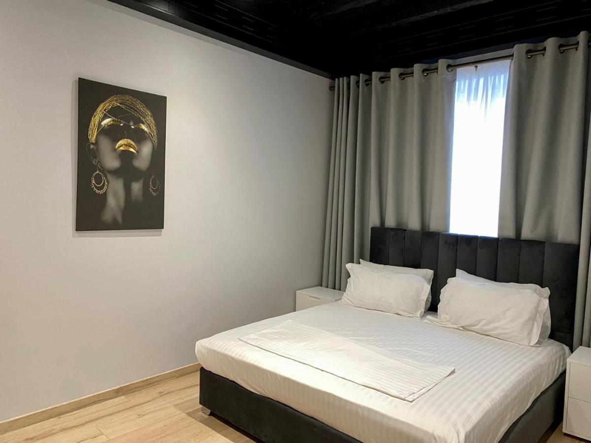 Primo Hotel Тирана Екстер'єр фото